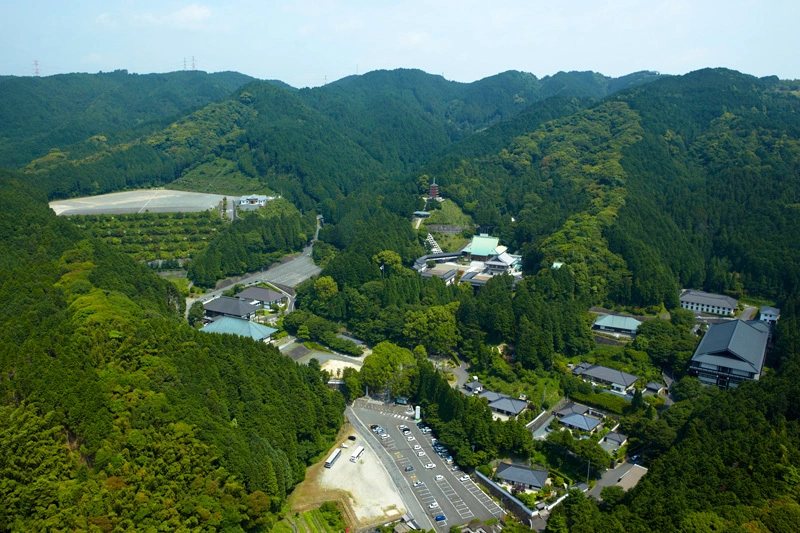 中山身語正宗 大本山 瀧光徳寺（佐賀県三養基郡基山町）